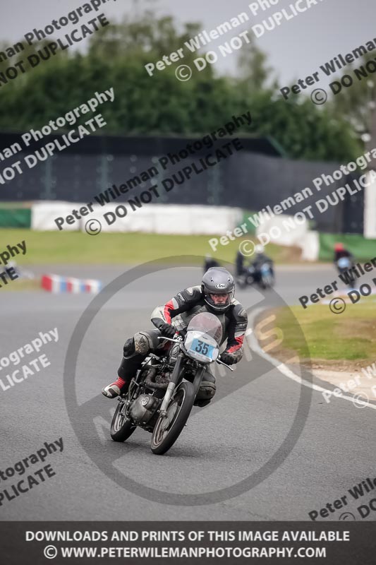 Vintage motorcycle club;eventdigitalimages;mallory park;mallory park trackday photographs;no limits trackdays;peter wileman photography;trackday digital images;trackday photos;vmcc festival 1000 bikes photographs